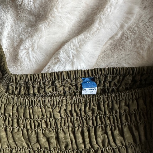 Puff sleeve straight neck blouse - Picture 3 of 4